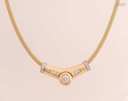 Gold choker with diamond