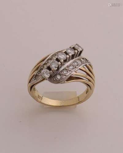 Gold ring with diamond