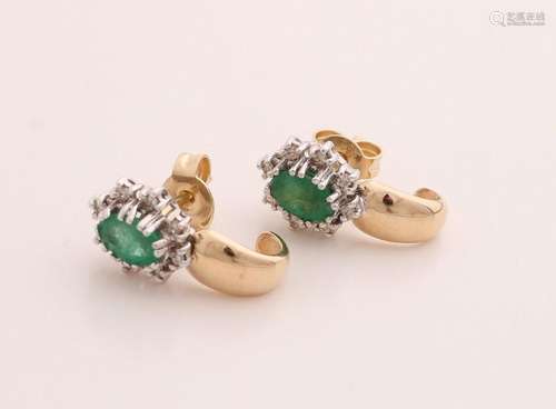 Gold earrings emerald & diamond