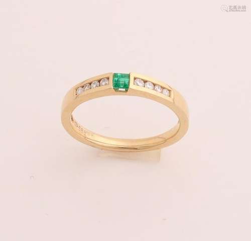 Gold ring with emerald and diamond