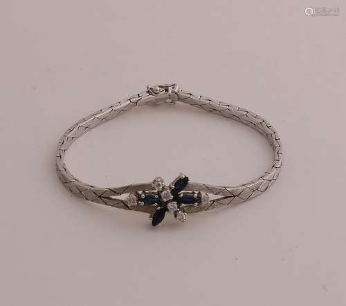 White gold bracelet with diamond and sapphire