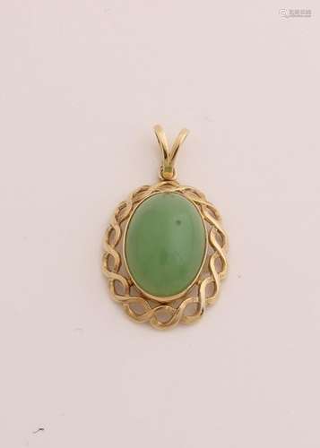 Gold pendant with jade