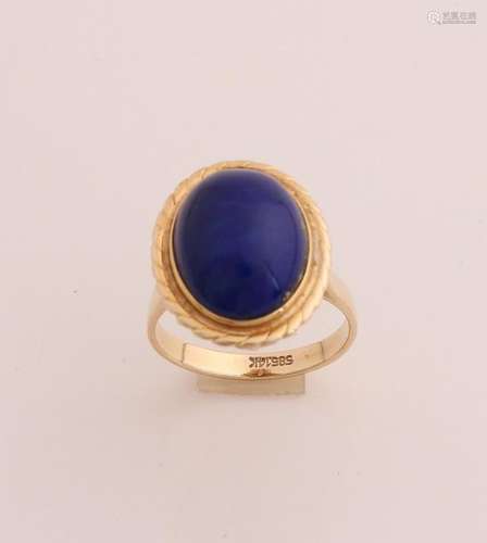 Gold ring with lapis lazuli