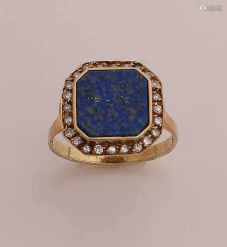 Gold ring with lapis lazuli and diamond