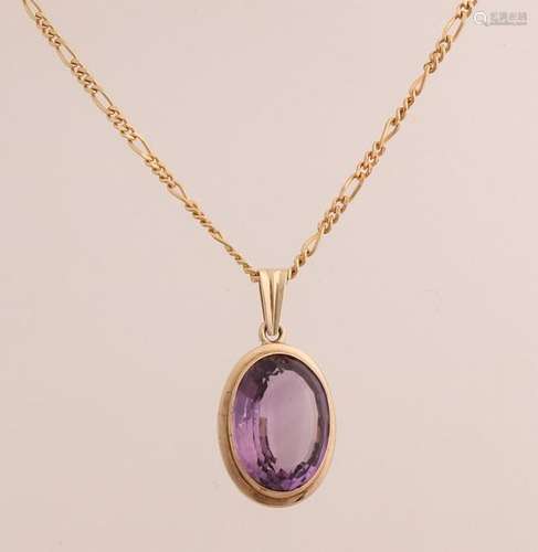 Gold necklace and pendant with amethyst