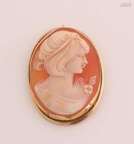 Gold pendant / brooch with cameo