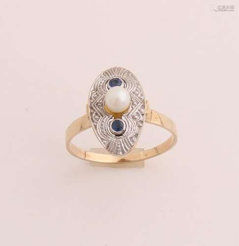 Ring with sapphire and pearl