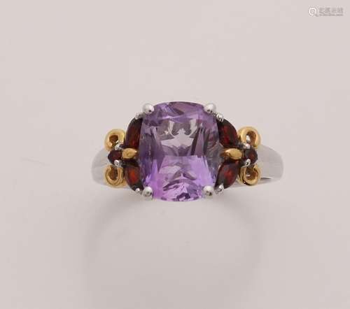 White gold ring with amethyst and garnet