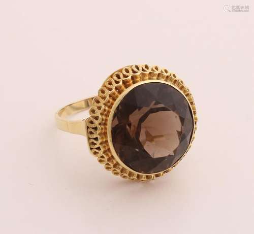 Gold ring with smoky quartz