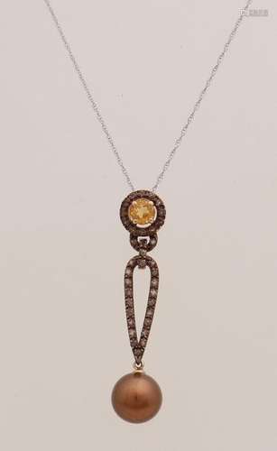 Gold pendant with pearl and quartz