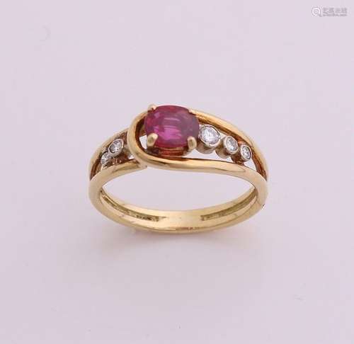 Gold diamond and ruby ​​ring