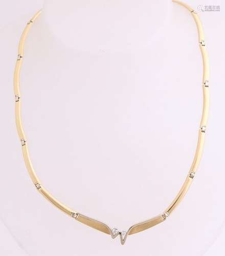 Gold choker with diamond