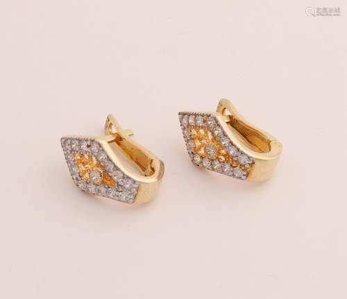 Gold stud earrings with stones