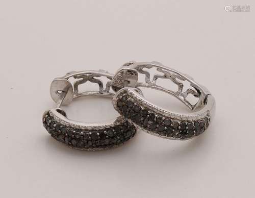 Silver earrings with black diamond