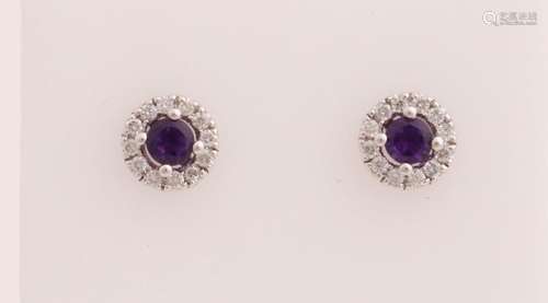 White gold earrings with amethyst