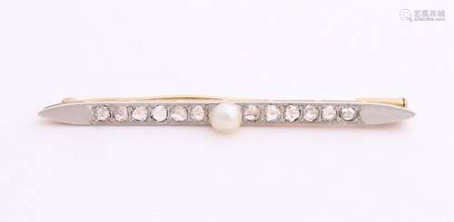 Gold staff brooch with diamond with pearl