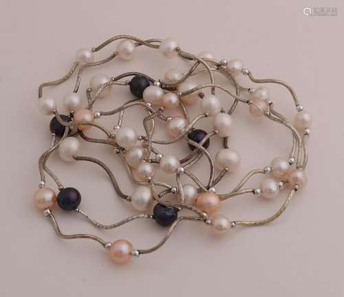 7 Pearl bracelets