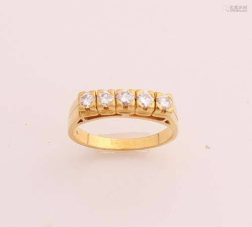 Gold ring with 5 diamonds