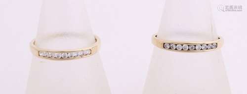 2 gold rings with zirconia