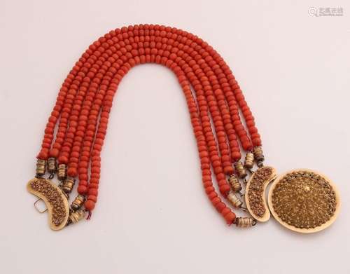 Red coral necklace with zip closure