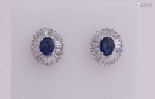 White gold ear studs with sapphire