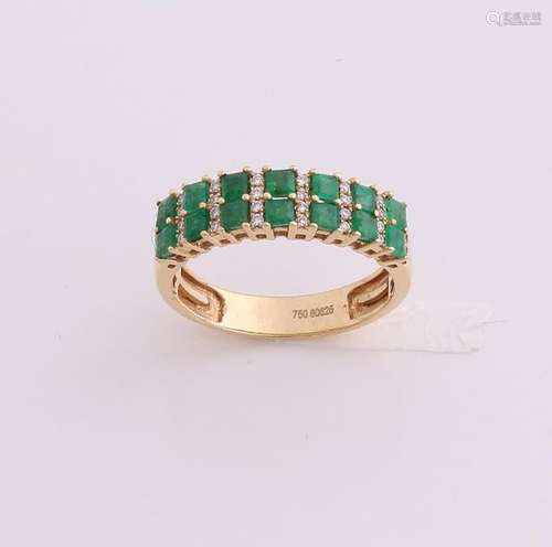 Gold row ring with emerald and diamond