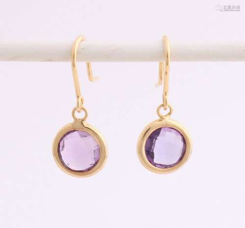 Yellow gold earrings with amethyst