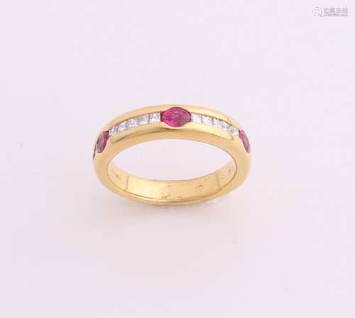 Golden fantasy ring with diamond