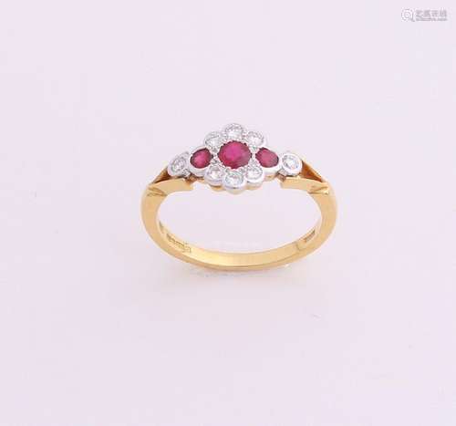 Yellow gold fantasy ring with diamond and ruby