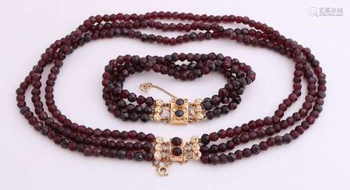 Garnet necklace & bracelet