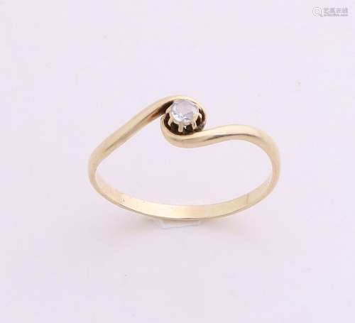 Gold ring with diamond