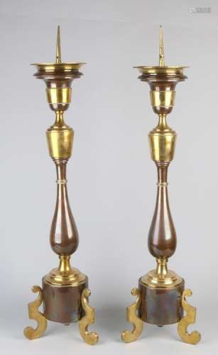 2 brass candlesticks, 19th century