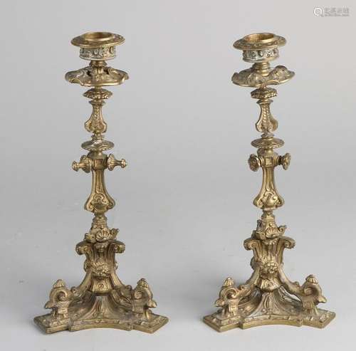 2x Bronze candlesticks