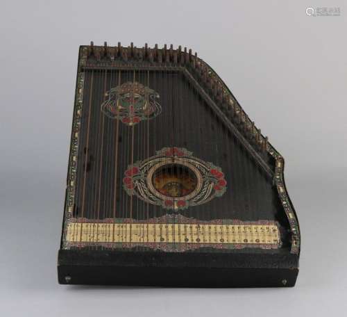 Antique zither, 1910