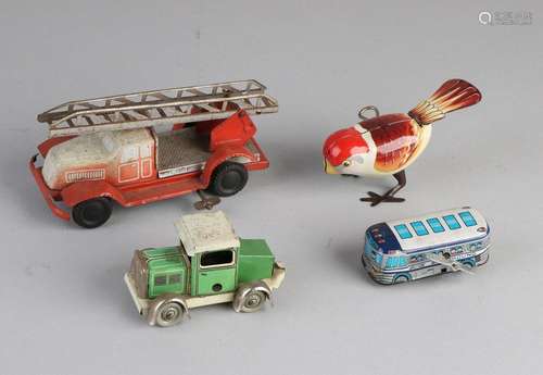 4x Old tin toys