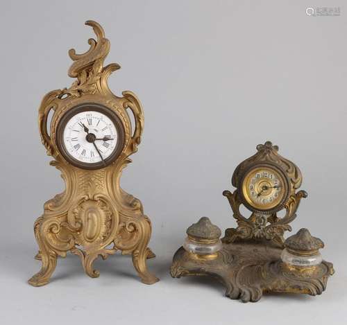 2x Antique clocks