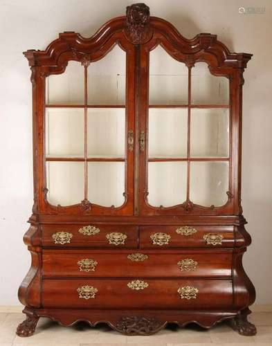 Baroque display cabinet