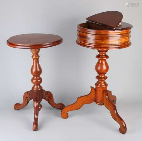 2x Antique side tables