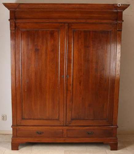 Oak linen cupboard