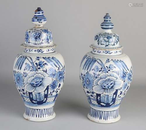 2x Delft lidded vases, 18th century