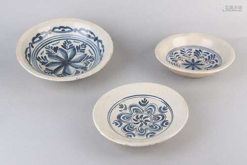 3x Delft dishes