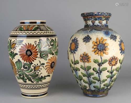 2x Large vases
