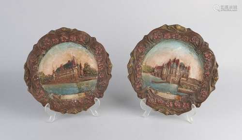 2x Terracotta wall decorative dishes