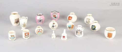 Collection WH Goss porcelain (16x)