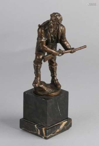 Antique bronze figure, Hunter with rifle