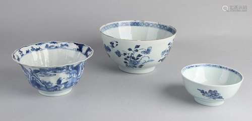 3x 18th Century Chinese bowls