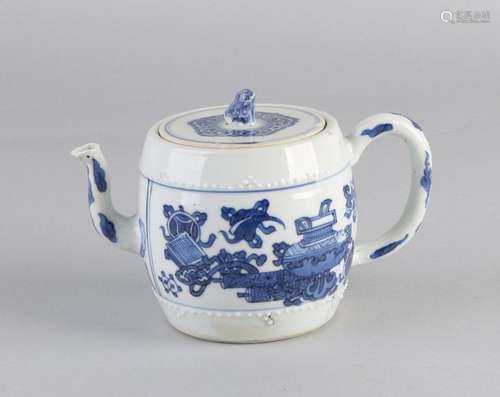 18th Century Kang Xi teapot