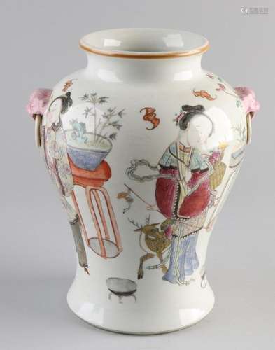 Chinese Family Rose vase