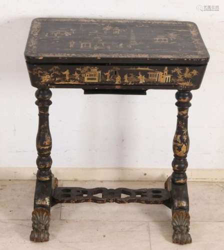 Lacquer sewing table