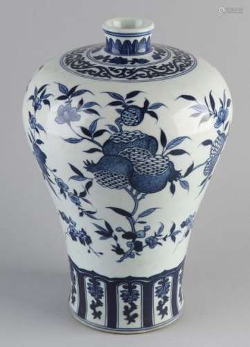 Chinese Mei Ping style vase